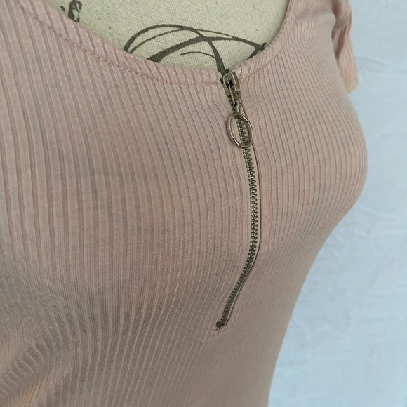 Light pink top without sleeves - Picture 2 of 3